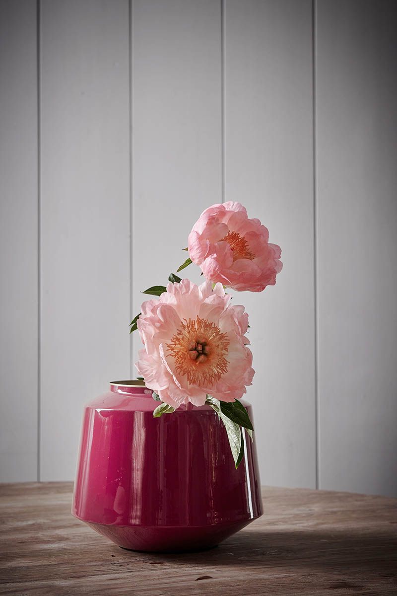 Metal Vase Dark Pink 22 Cm