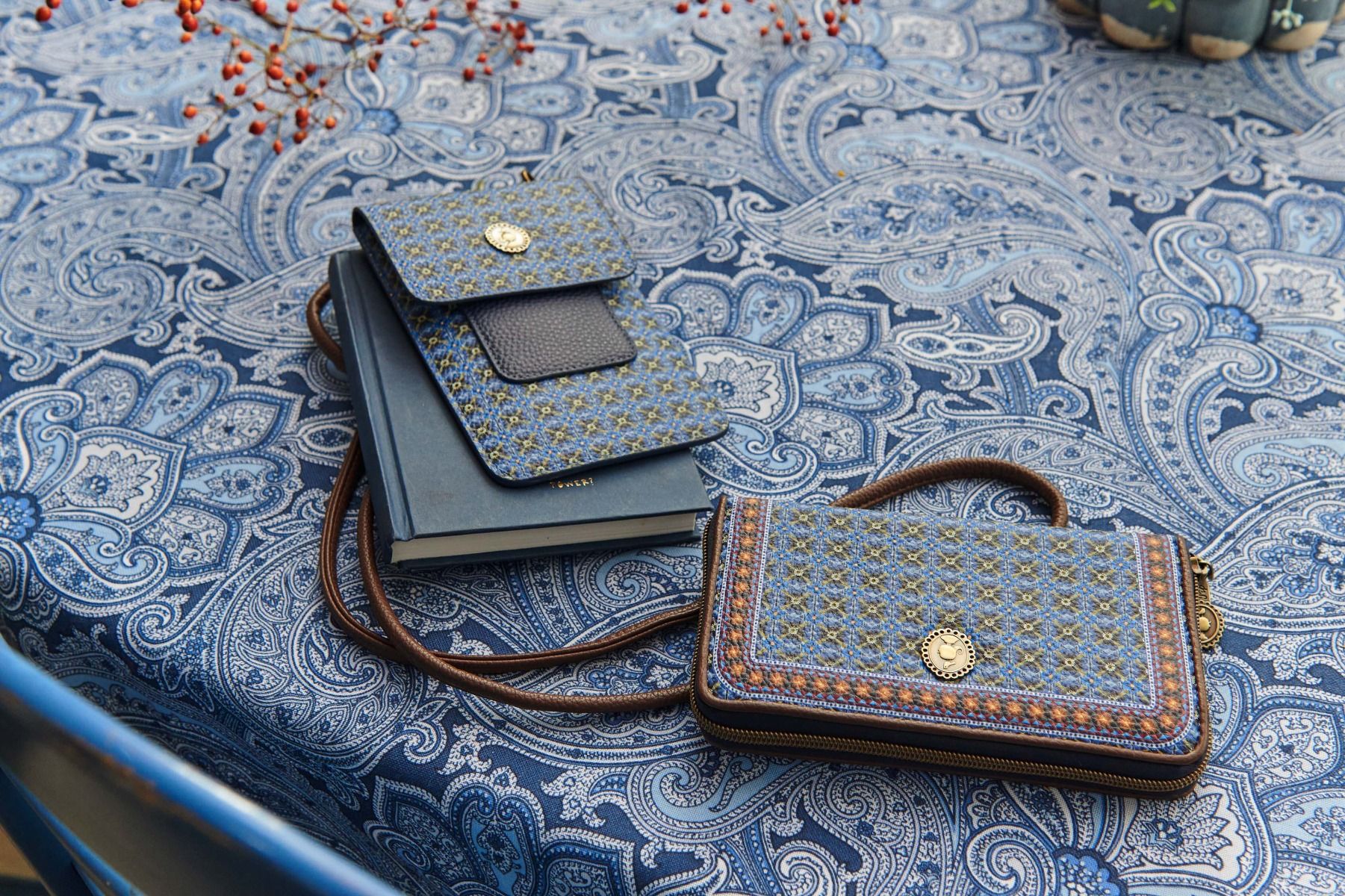 Phone Bag Small Clover Blue