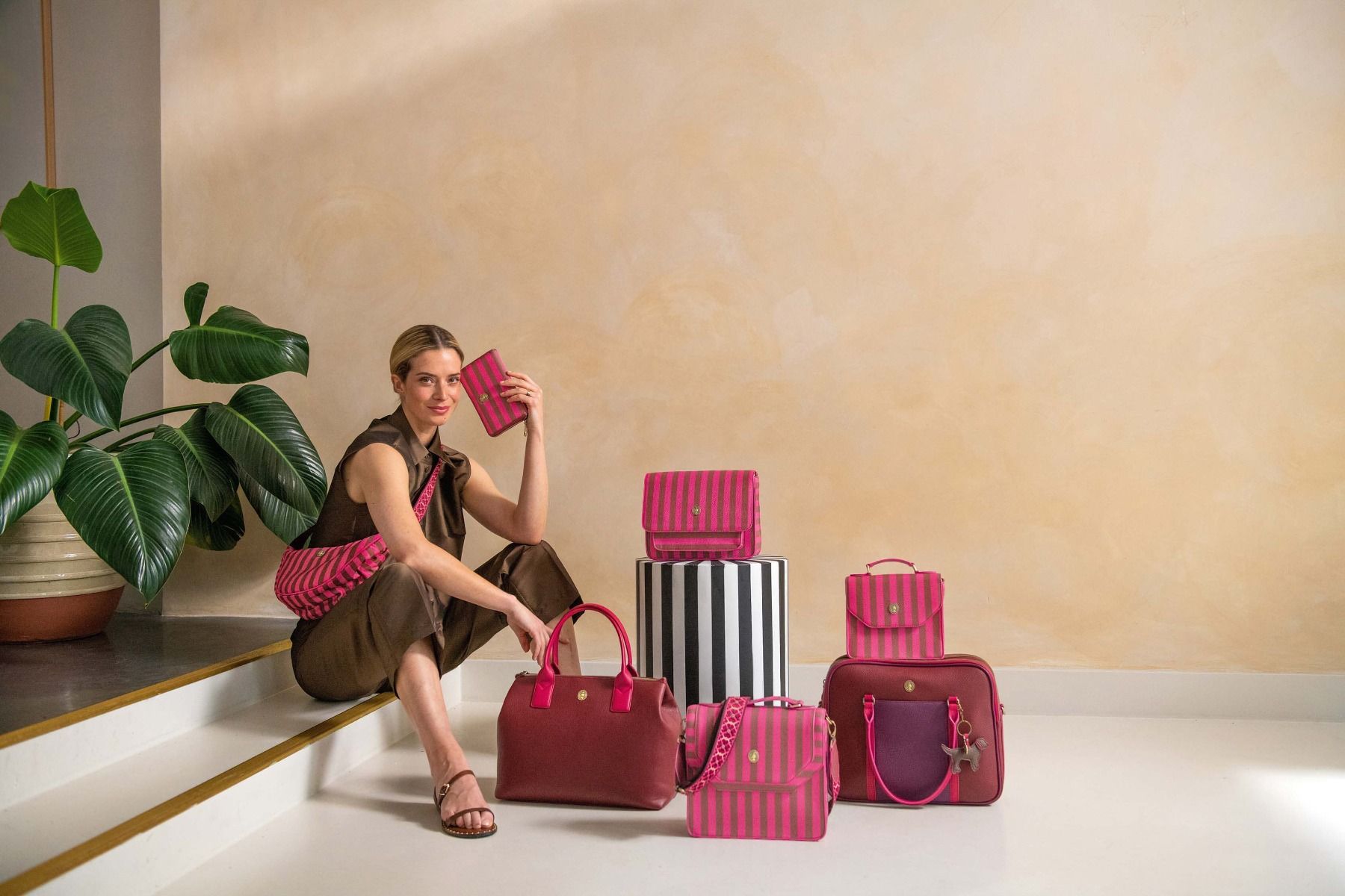 Frances Schultertasche Mittel Streifen Rosa