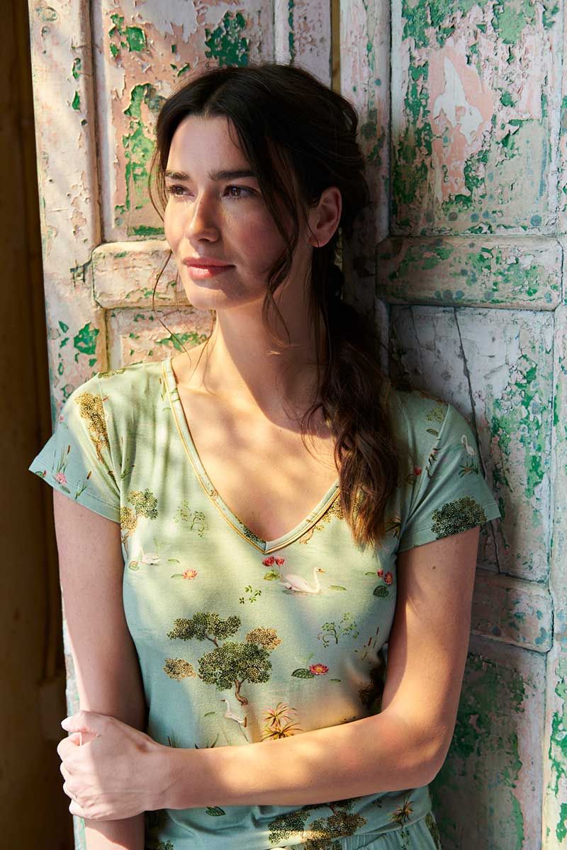 Short Sleeve Swan Lake Green