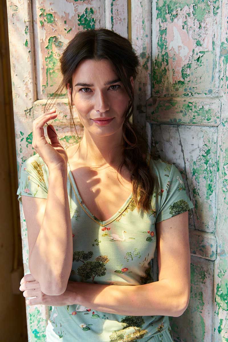 Short Sleeve Swan Lake Green