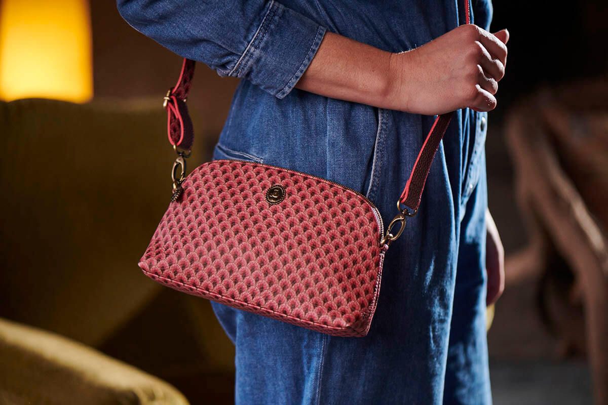 Schultertasche Klein Suki Dunkelrosa