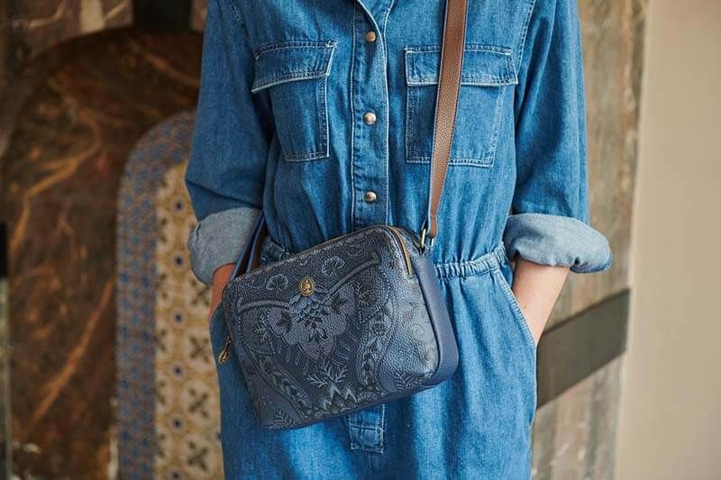 Schultertasche Medium Kyoto Festival Blau