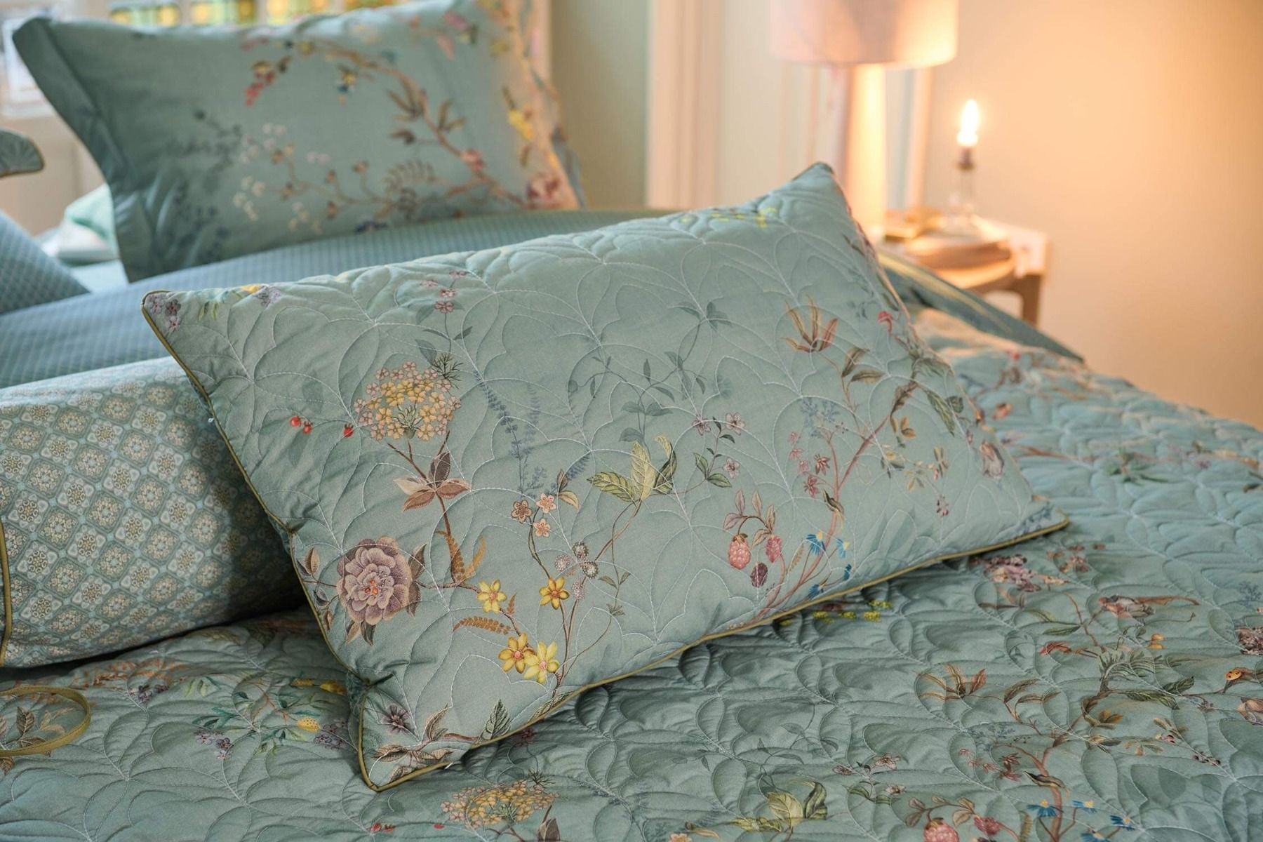 Cushion Quilted Autunno Light Blue