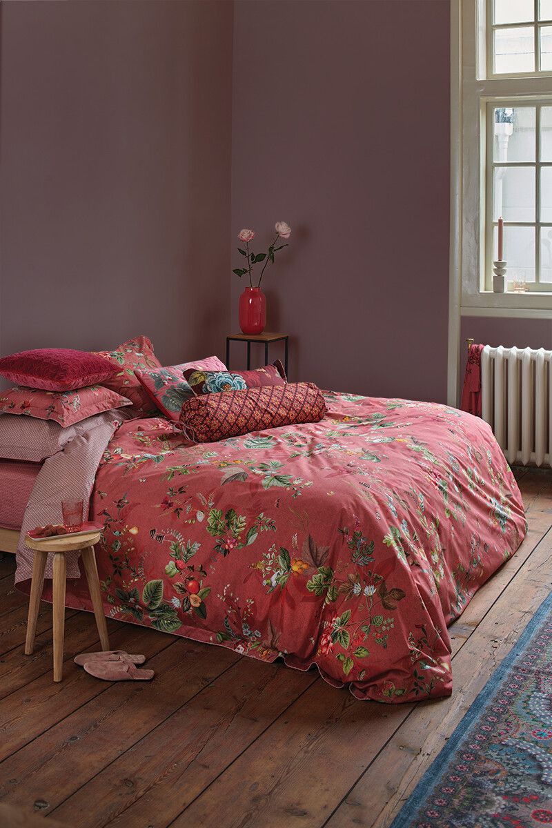 Cushion Quilted Velvet Fall in Leaf Pink