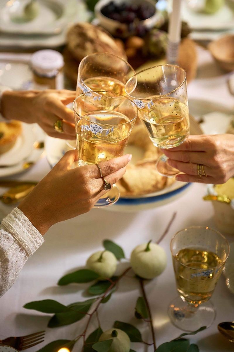 Royal Golden Dots water glass low