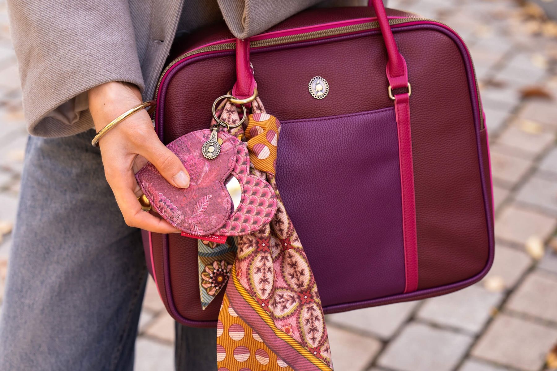 Spiegel-Schlüsselanhänger Kyoto Festival Dunkelrosa