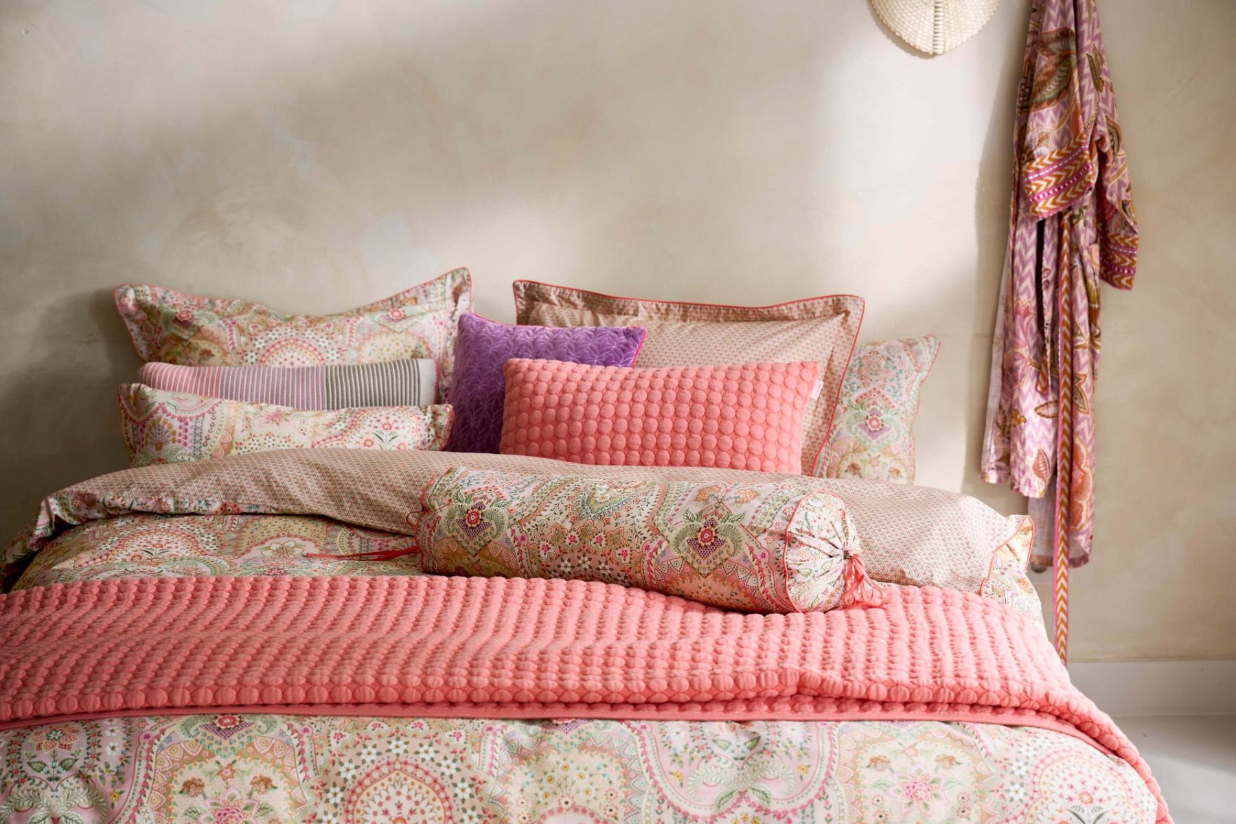 Coussin Fill in the dots Rose
