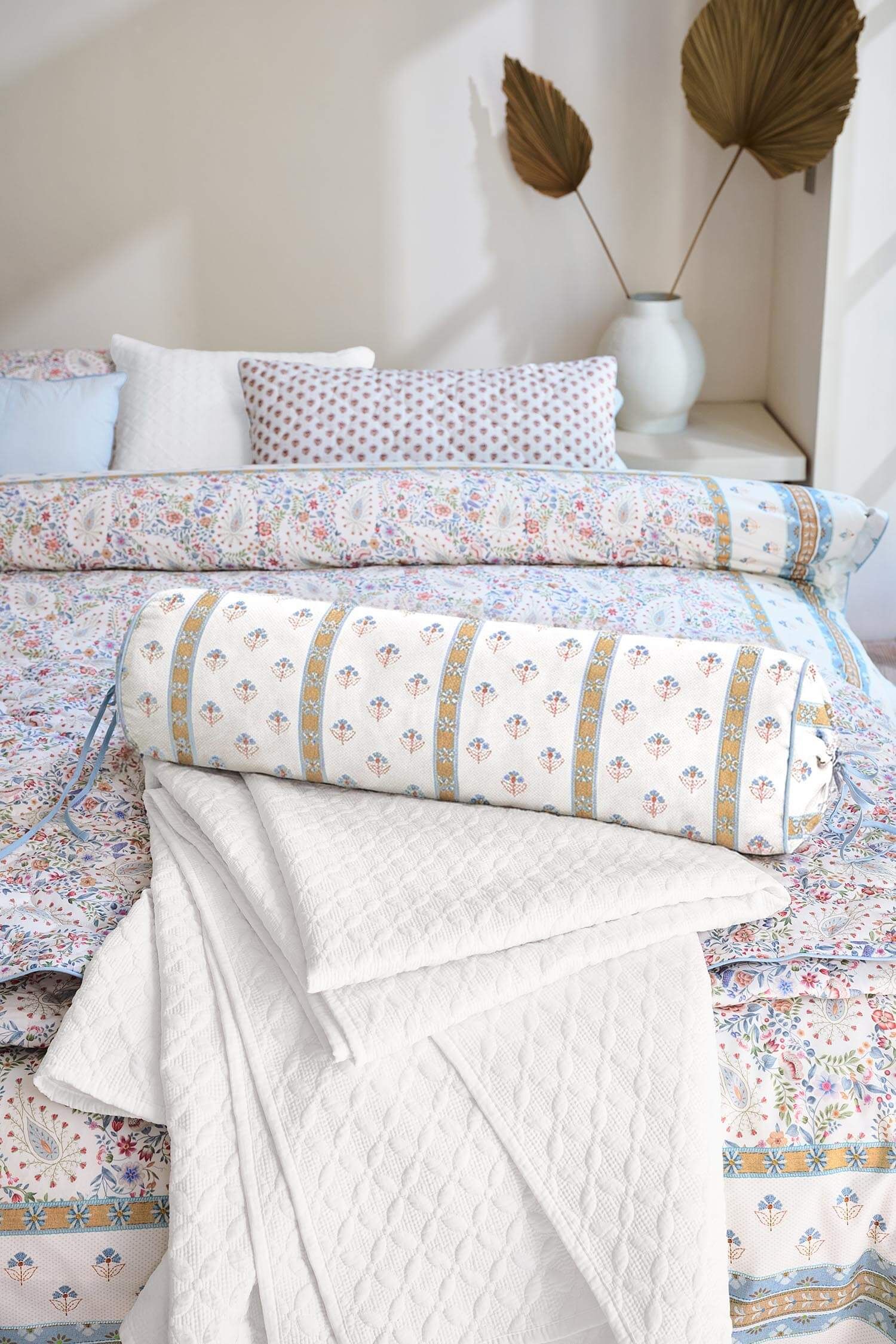 Roll Cushion Kairi Bloom Light Blue