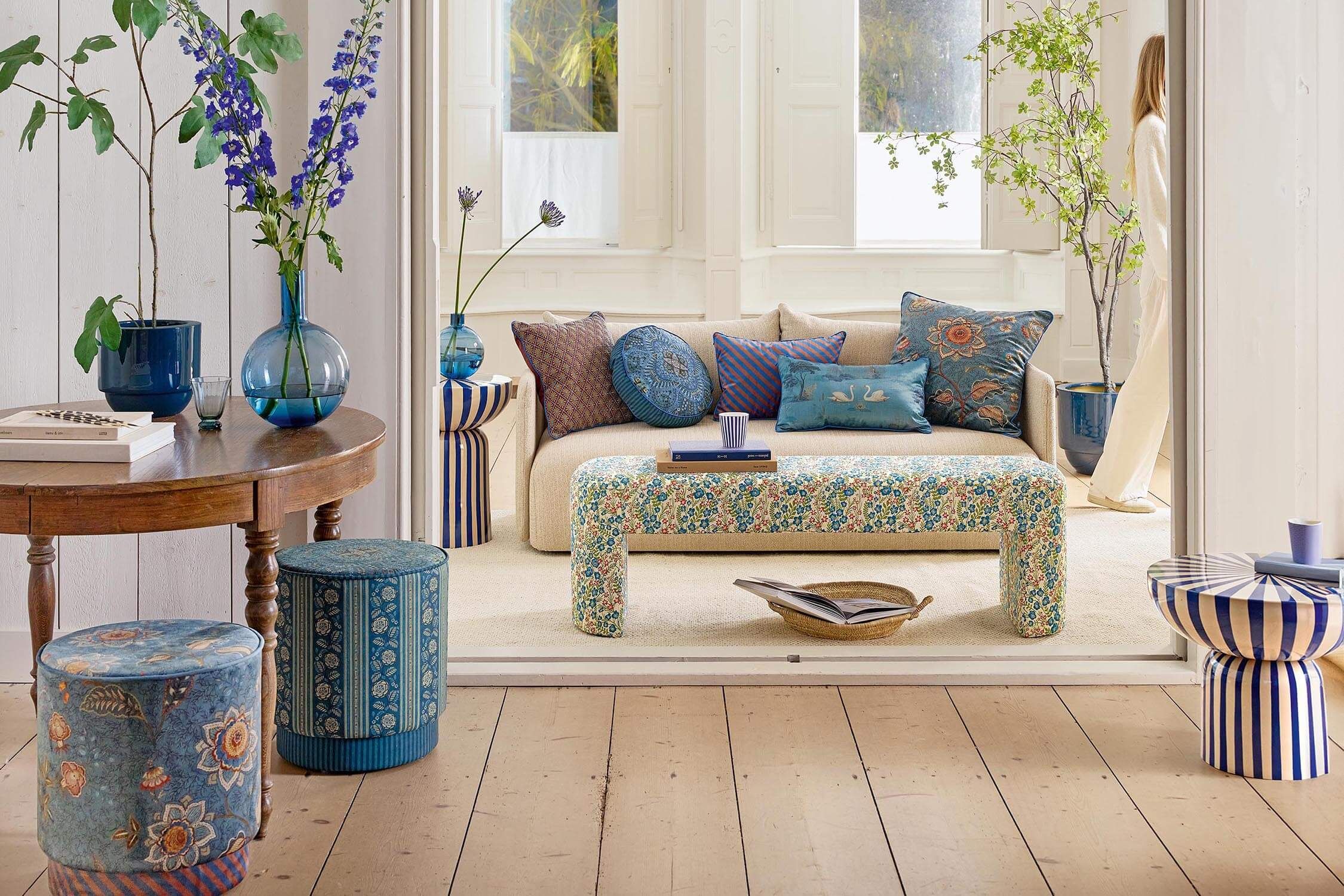 Flower Pot Blue 24cm