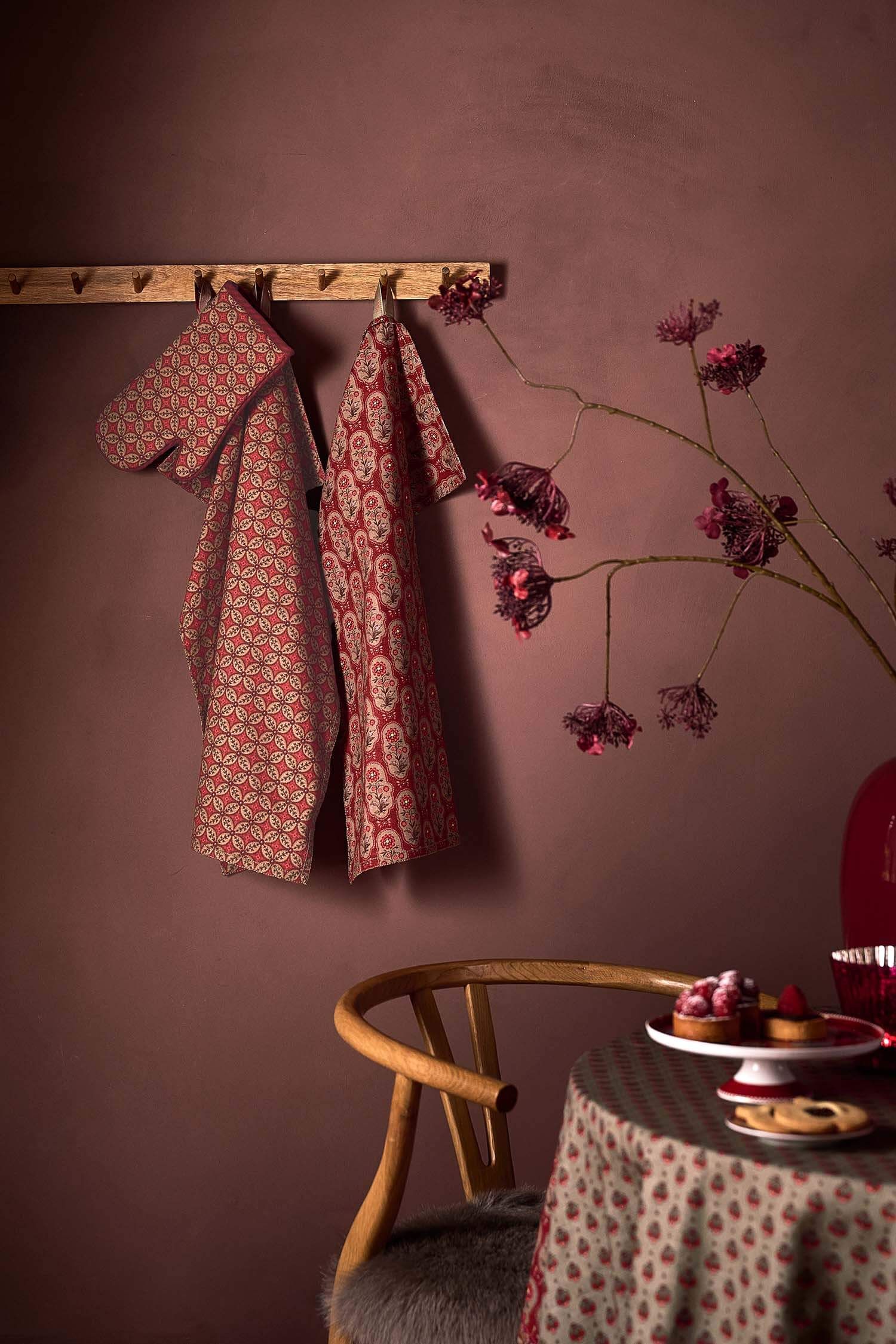 Set/2 Theedoeken Blooming Tales Bustani-Pashmina Donkerrood
