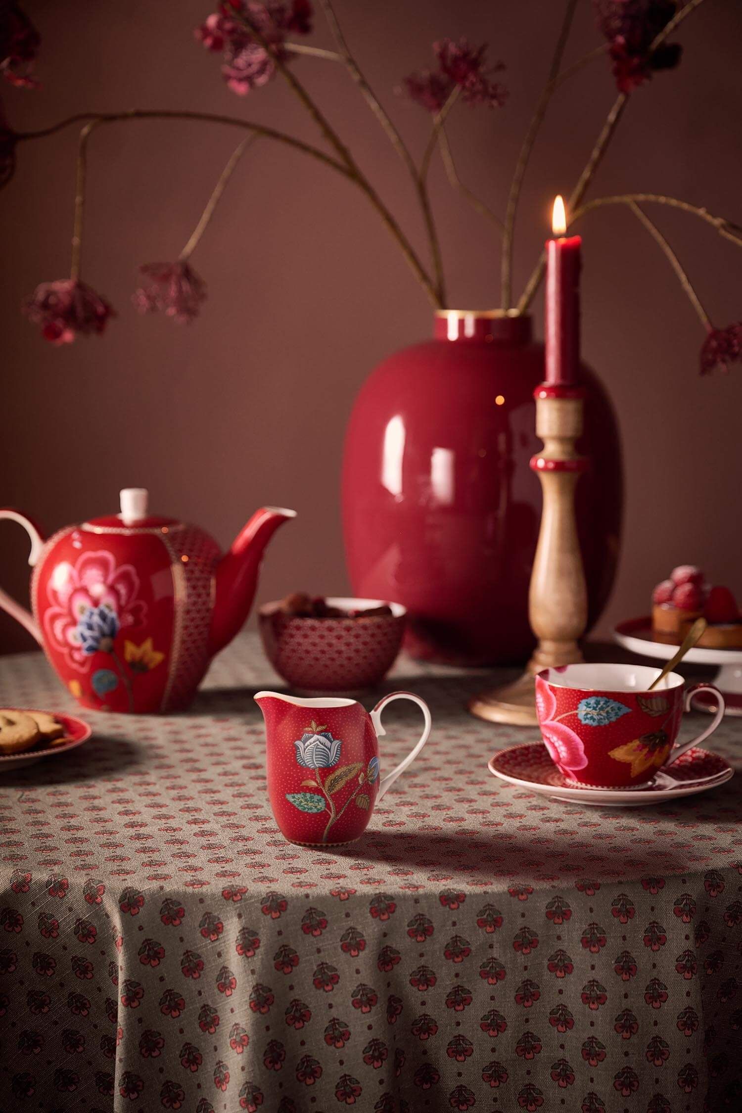 Kan Blooming Tales Fantasy Donkerrood