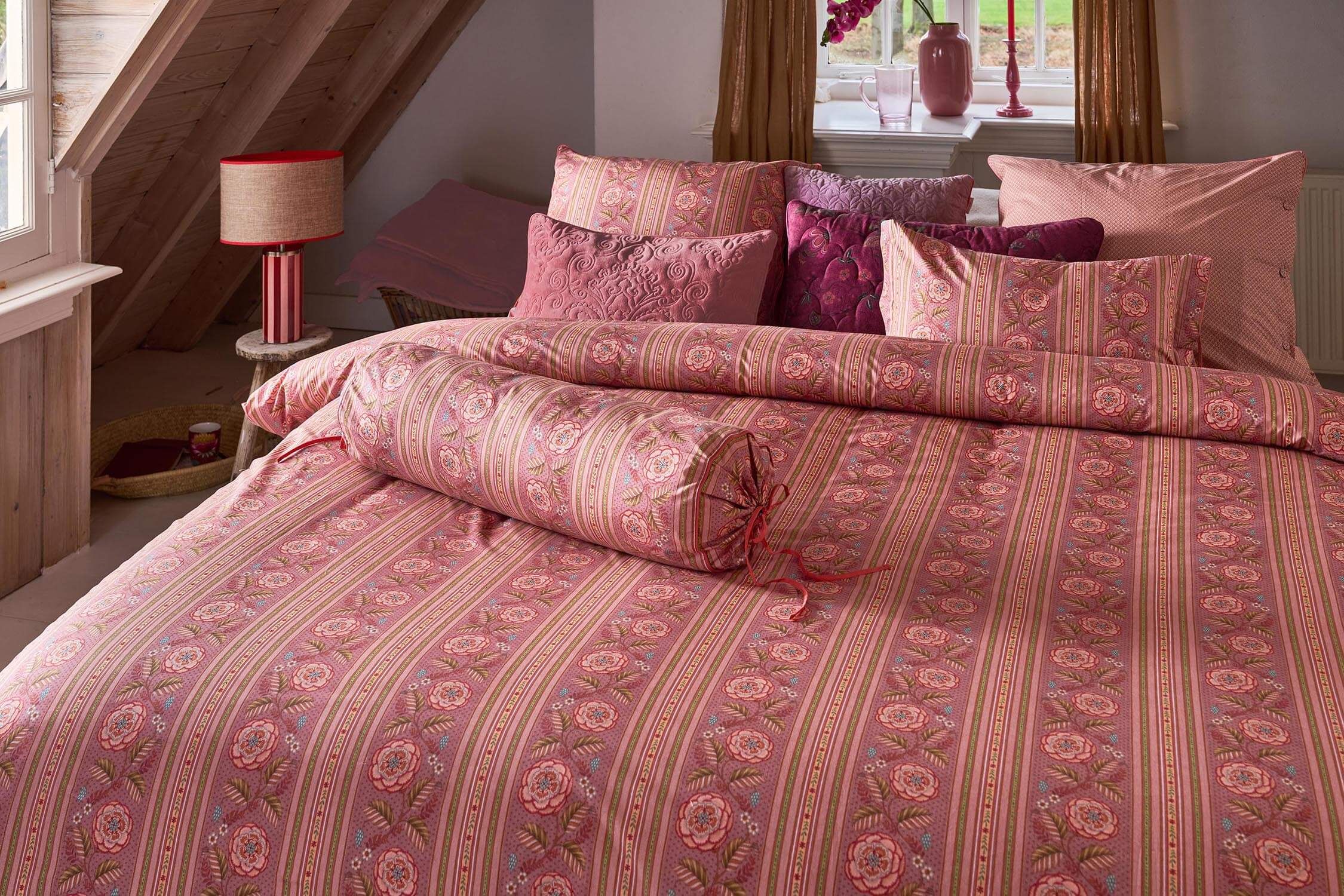 Roll Cushion Rosa Rani Pink
