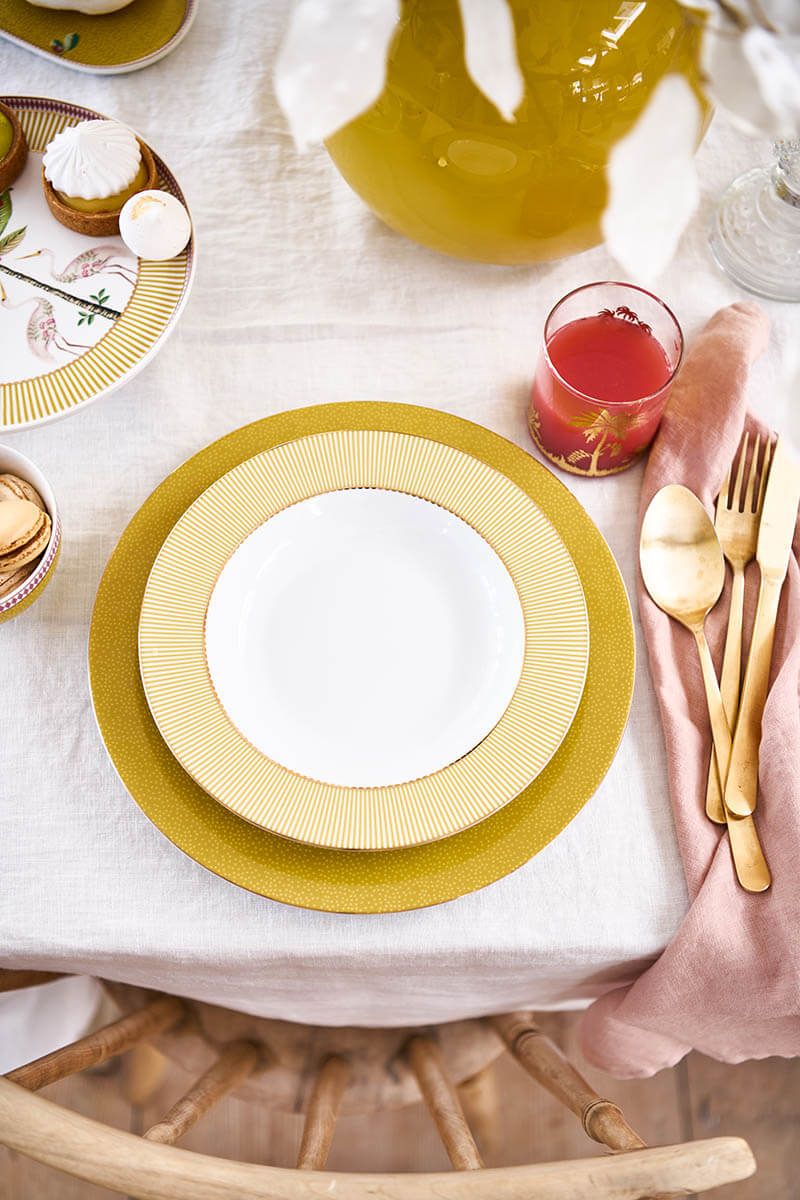 La Majorelle Deep Plate Yellow 21.5cm