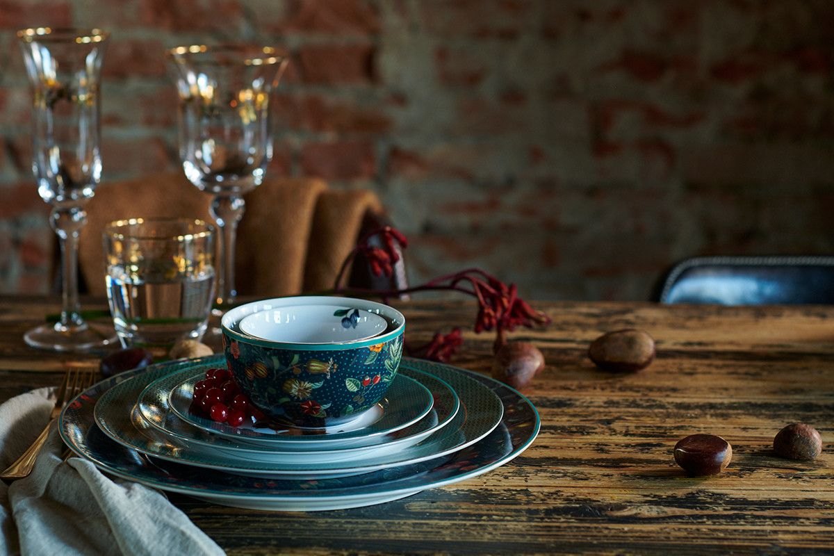 Winter Wonderland Champagne Glass Gold
