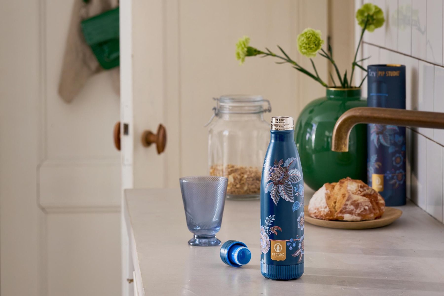 Bouteille de boisson/bouteille d'eau plate et élégante sans BPA, la  bouteille d'eau plate