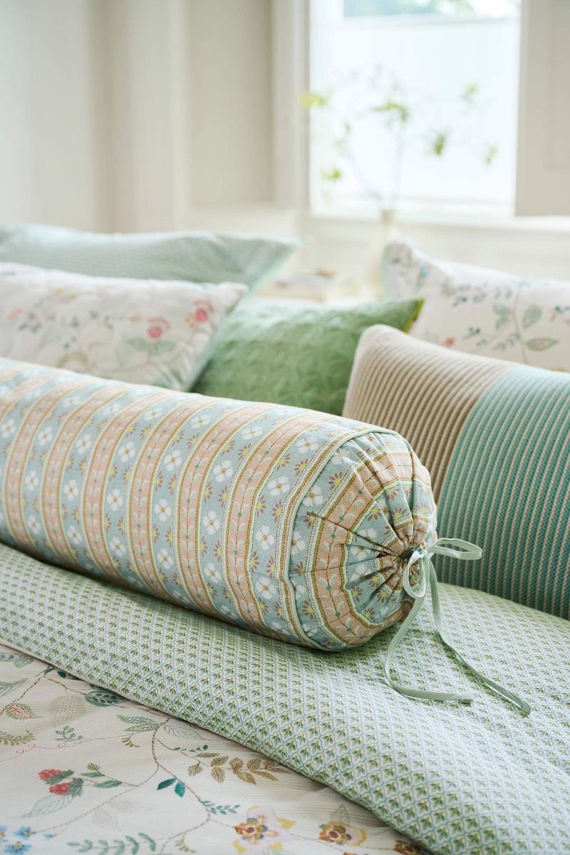Roll Cushion Simba Light Green