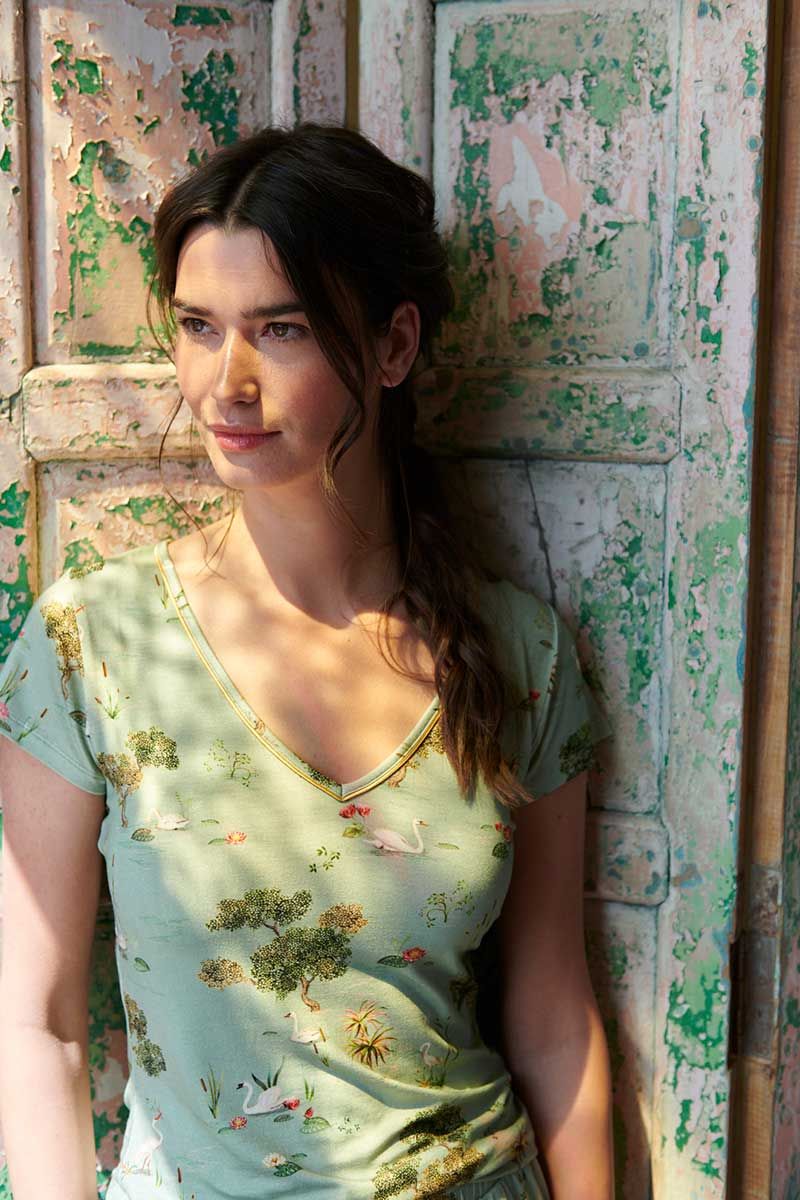 Short Sleeve Swan Lake Green