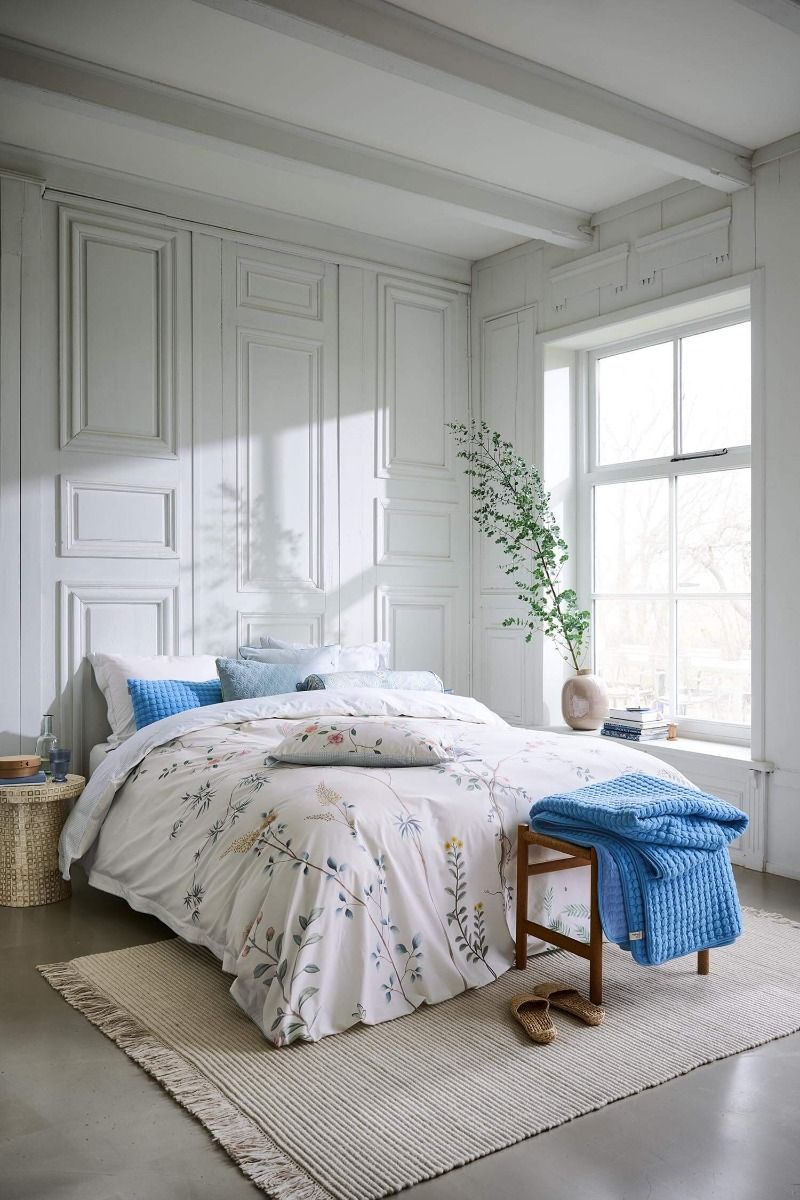 Cushion Bamboo Blossom White
