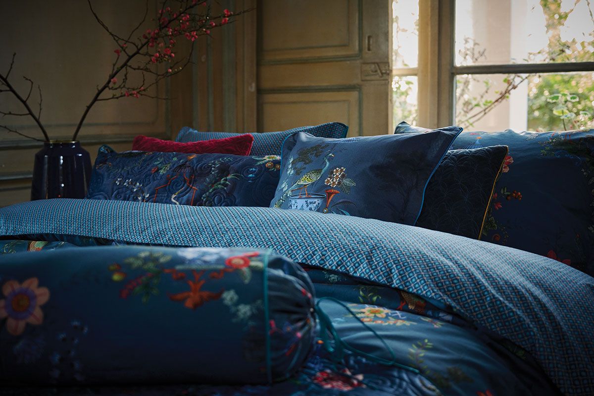 Neck Roll Chinese Porcelain Blue