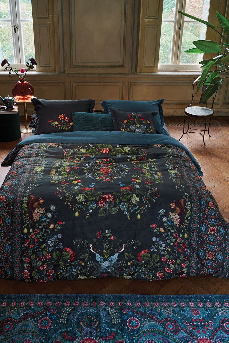 Quadratisches Zierkissen Forest Carpet Dunkel Blau