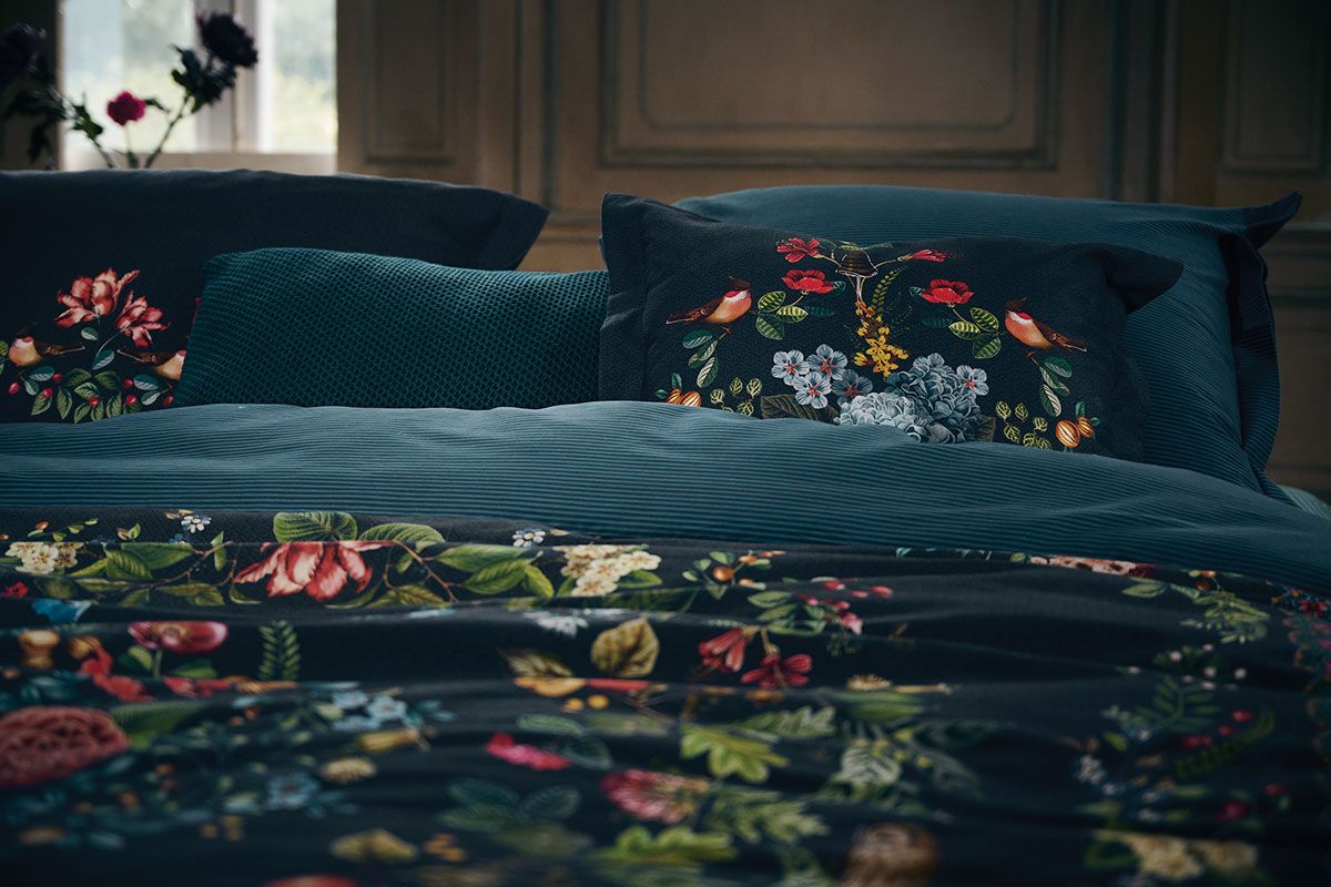 Quadratisches Zierkissen Forest Carpet Dunkel Blau