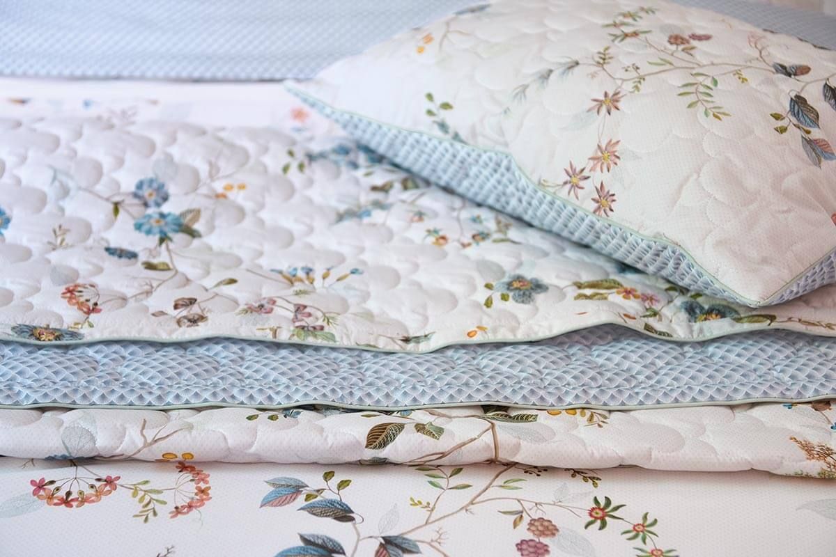 Quilt Kawai Flower Weiß