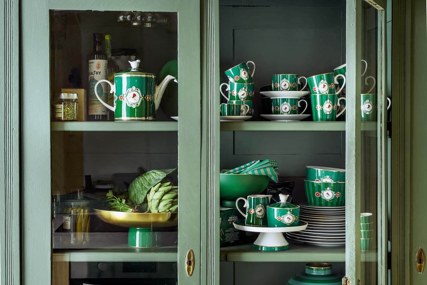 Set/2 Cups & Saucers Love Birds Medallion Emerald-Green