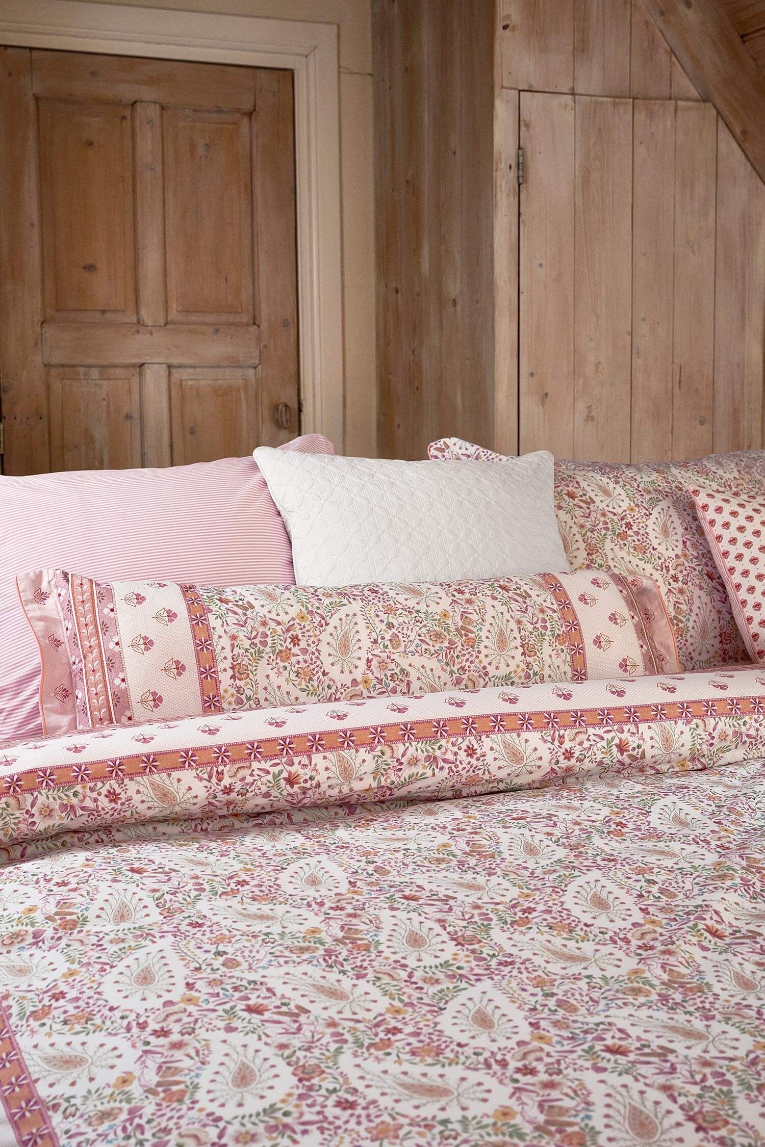 Coussin Kairi Bloom Rose Clair