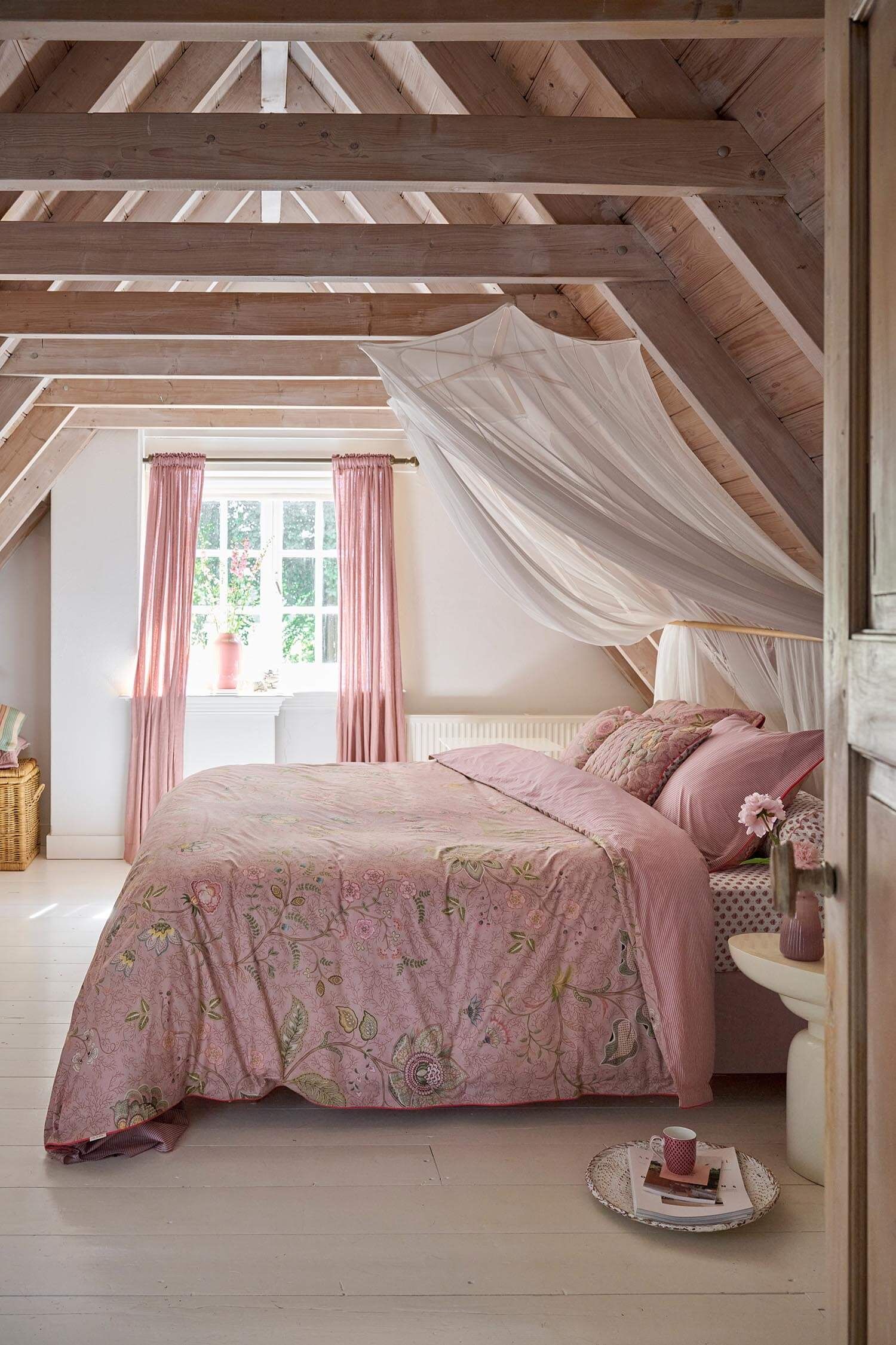 Sierkussen Quilted Mumbai Morning Roze