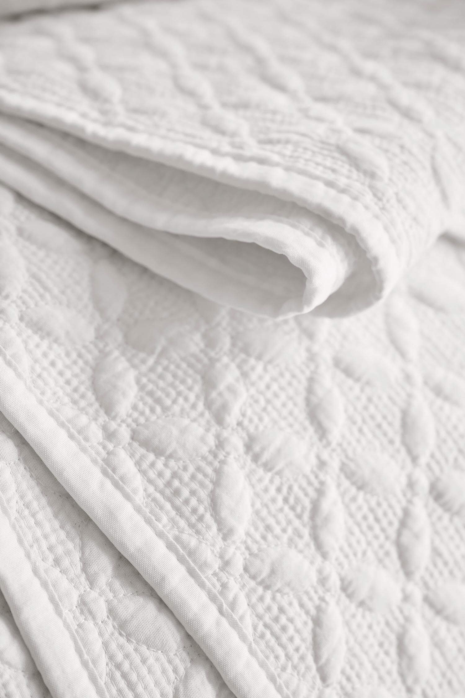 Throw Yuna Blanc Cassé