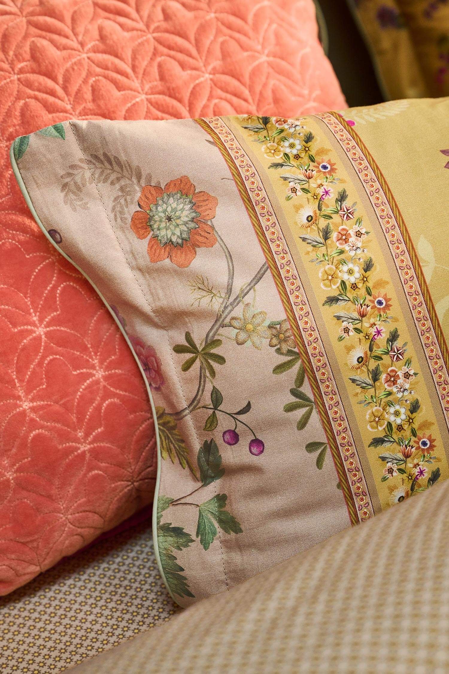 Pillowcase Bodhi Flower Yellow