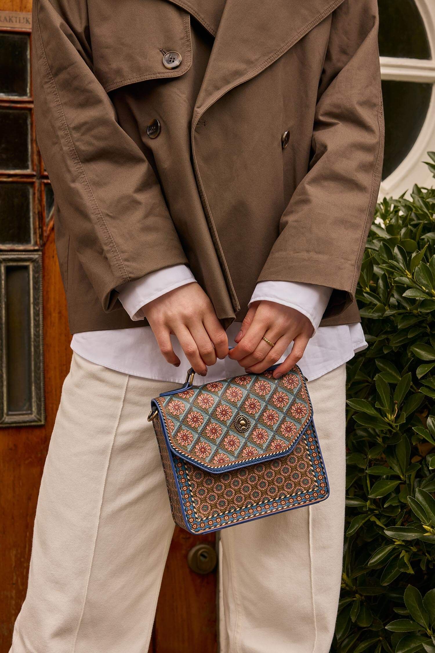 Schultertasche Frances Klein Imani Blau