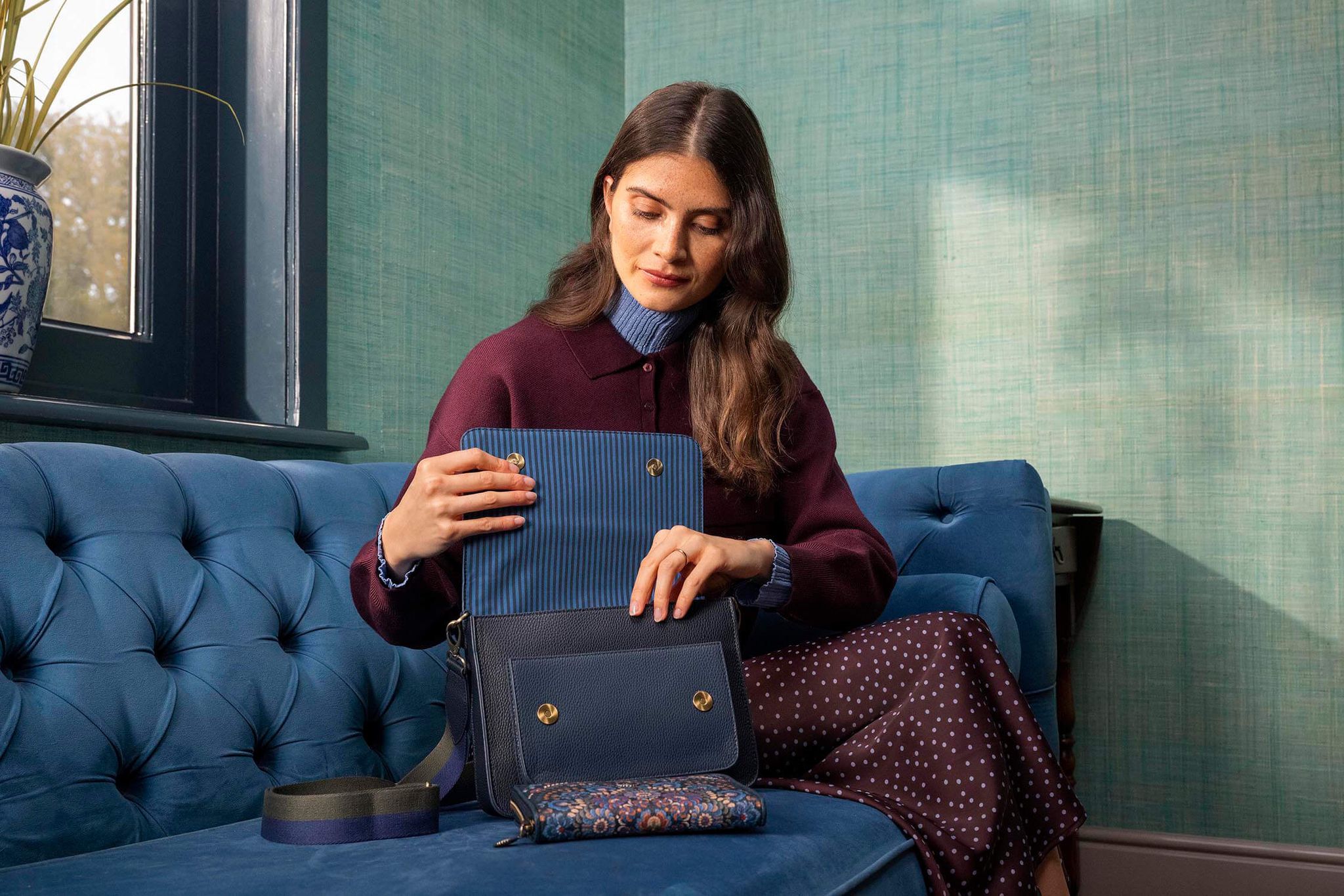 Schultertasche Fenna Mittelgroß Il Ricamo Blau
