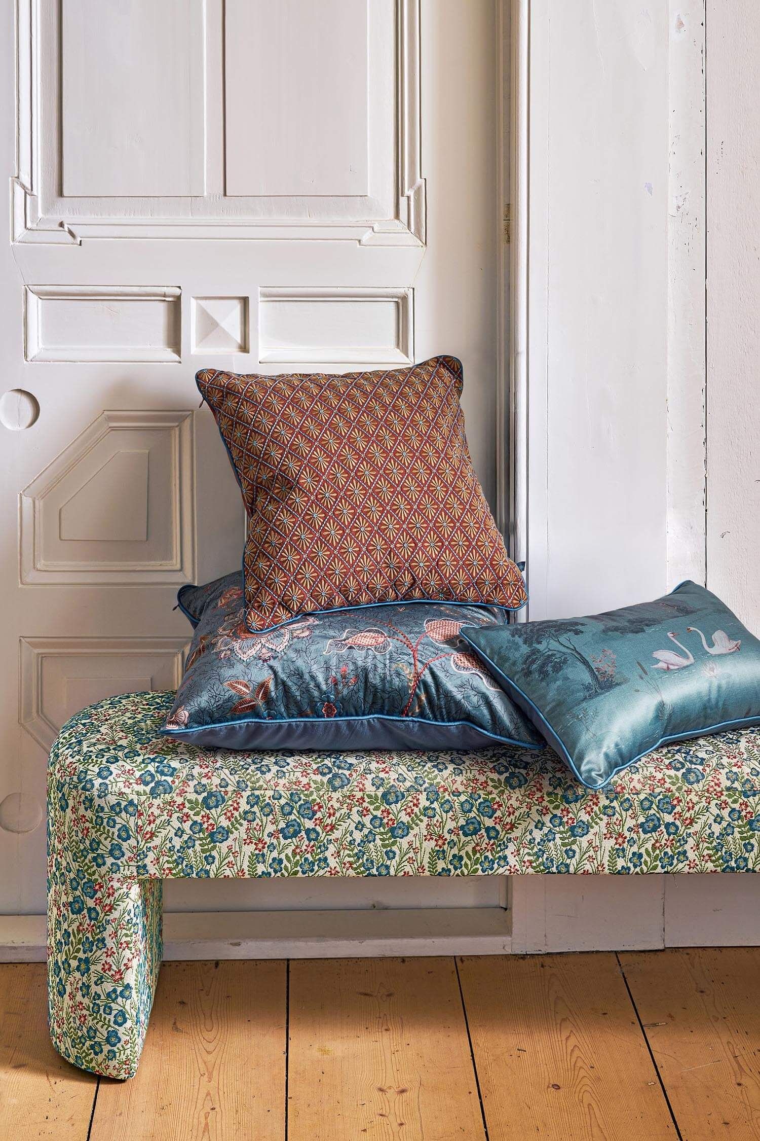 Cousin Décoratifs Giyani Embroidery Bleu