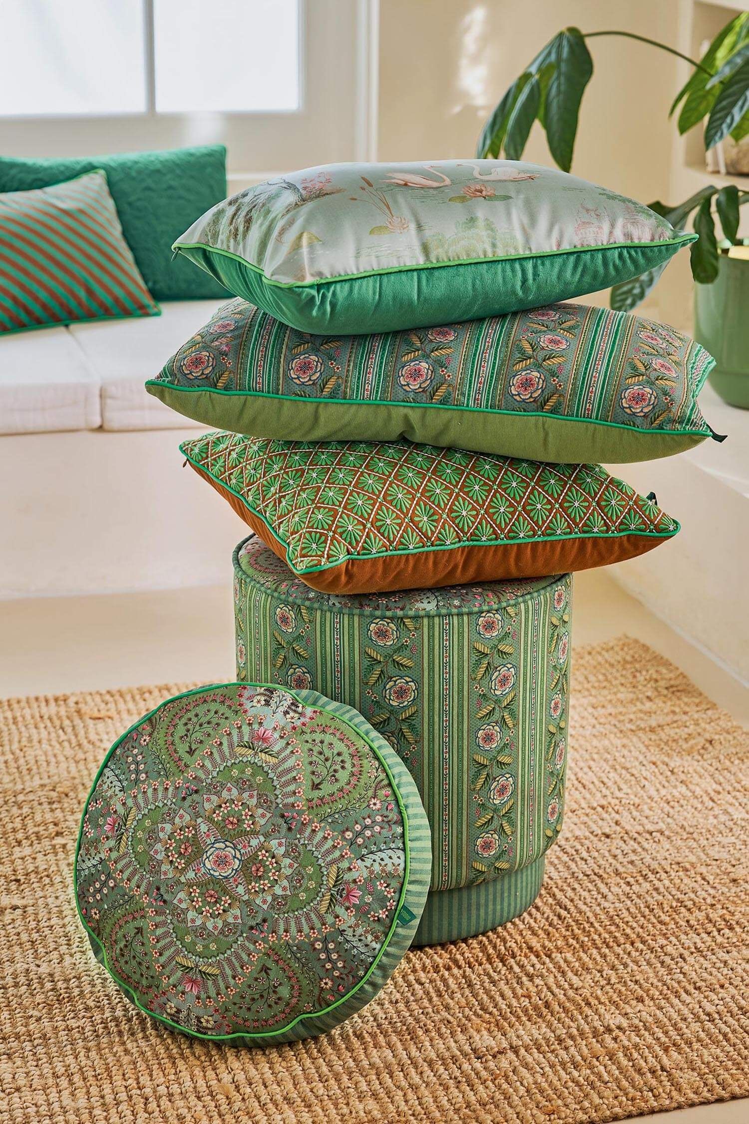 Cousin Décoratifs Giyani Embroidery Vert