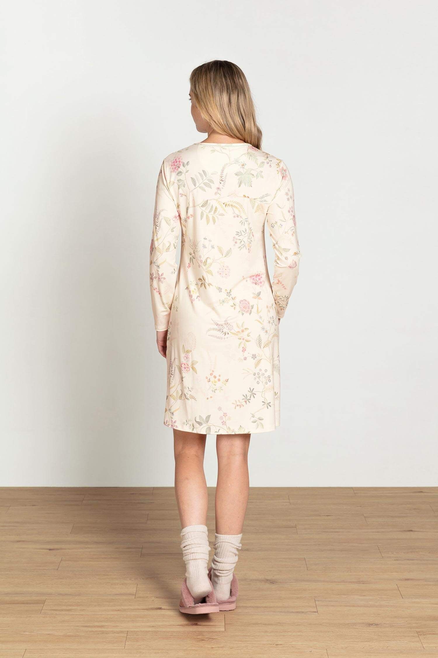 Dana Chemise de Nuit à Manches Longues Bodhi Flower Blanc Cassé