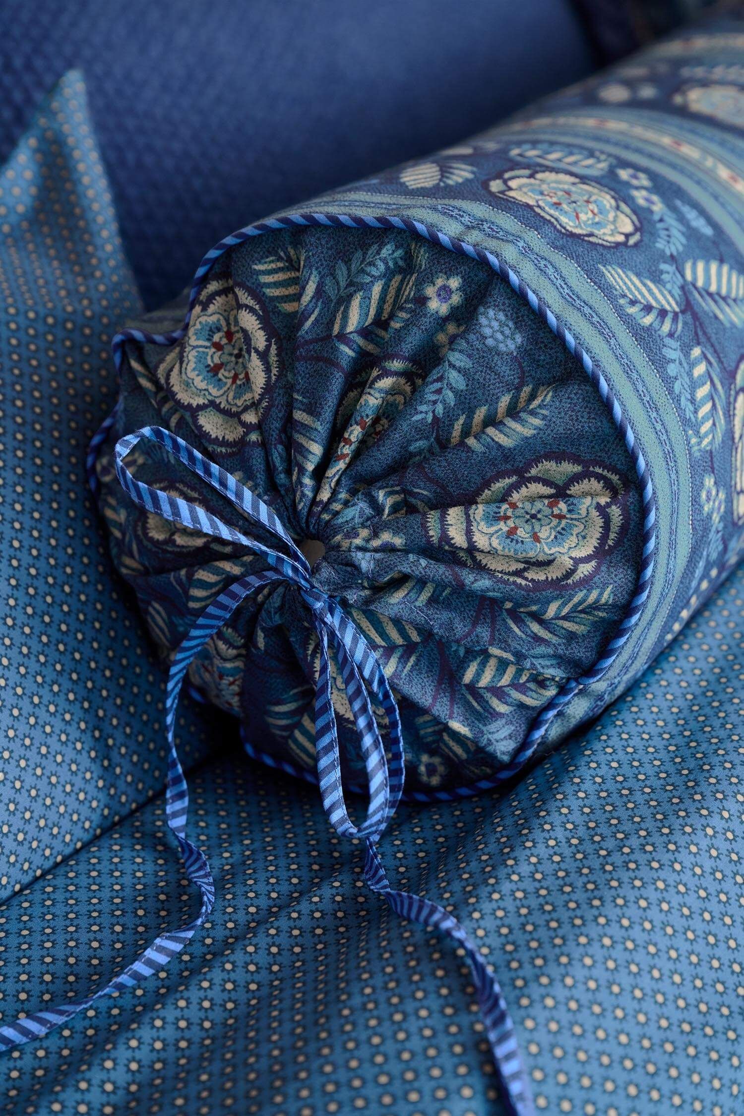 Roll Cushion Rosa Rani Dark Blue