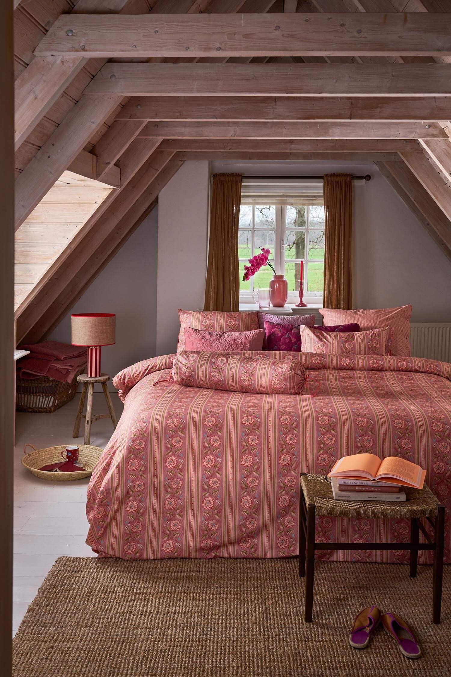 Roll Cushion Rosa Rani Pink