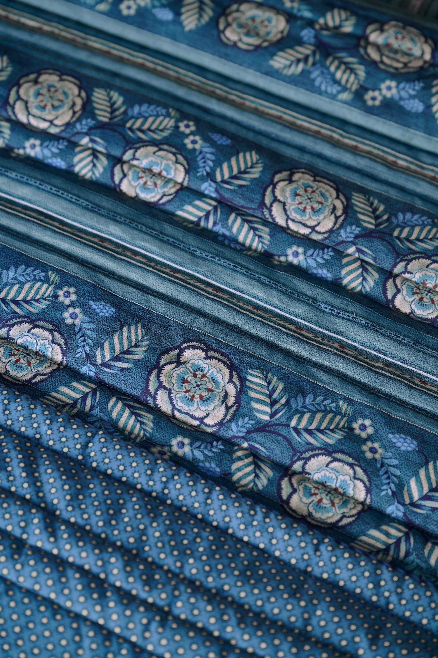 Quilt Rosa Rani Dark Blue