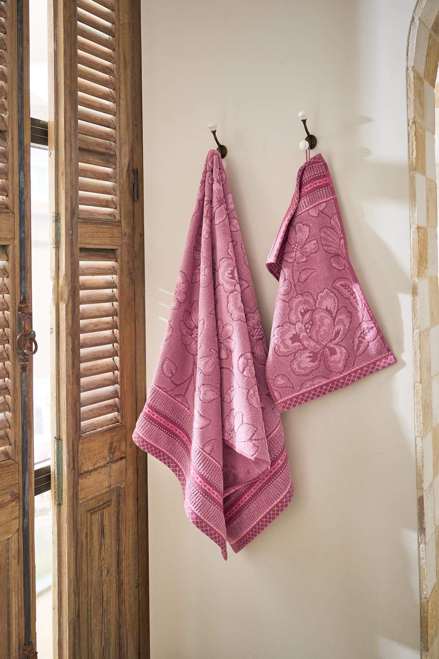 Große Handtuch Jasmin Jacquard Hellrosa 70x140cm