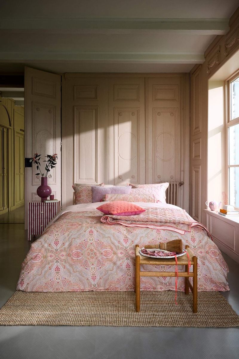 Cushion Moon Flower Light Pink
