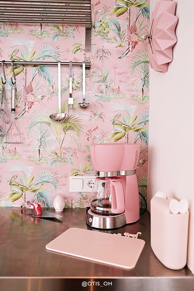 Pip Studio Palm Scene Non-Woven Wallpaper Pink