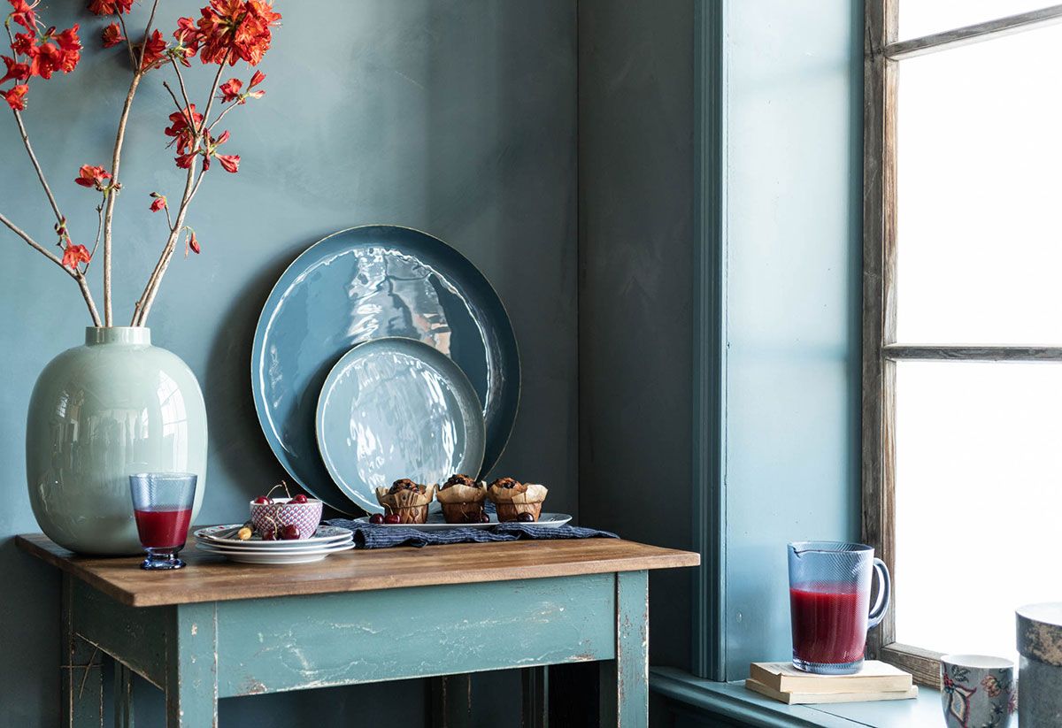 Tray Enamelled Light Blue 30cm