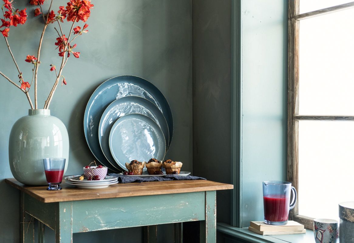 Tray Enamelled Light Blue 30cm