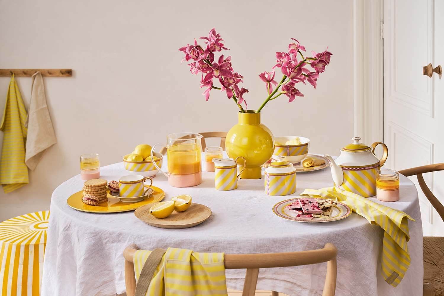 Pip Chique Stripes Breakfast Plate Yellow 23cm