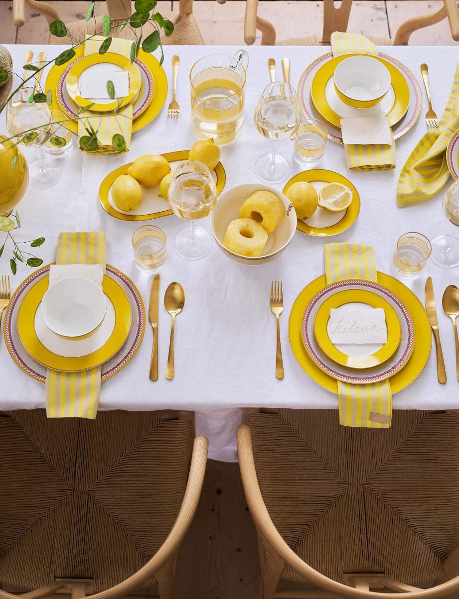 Pip Chique Cake Tray Oval Yellow