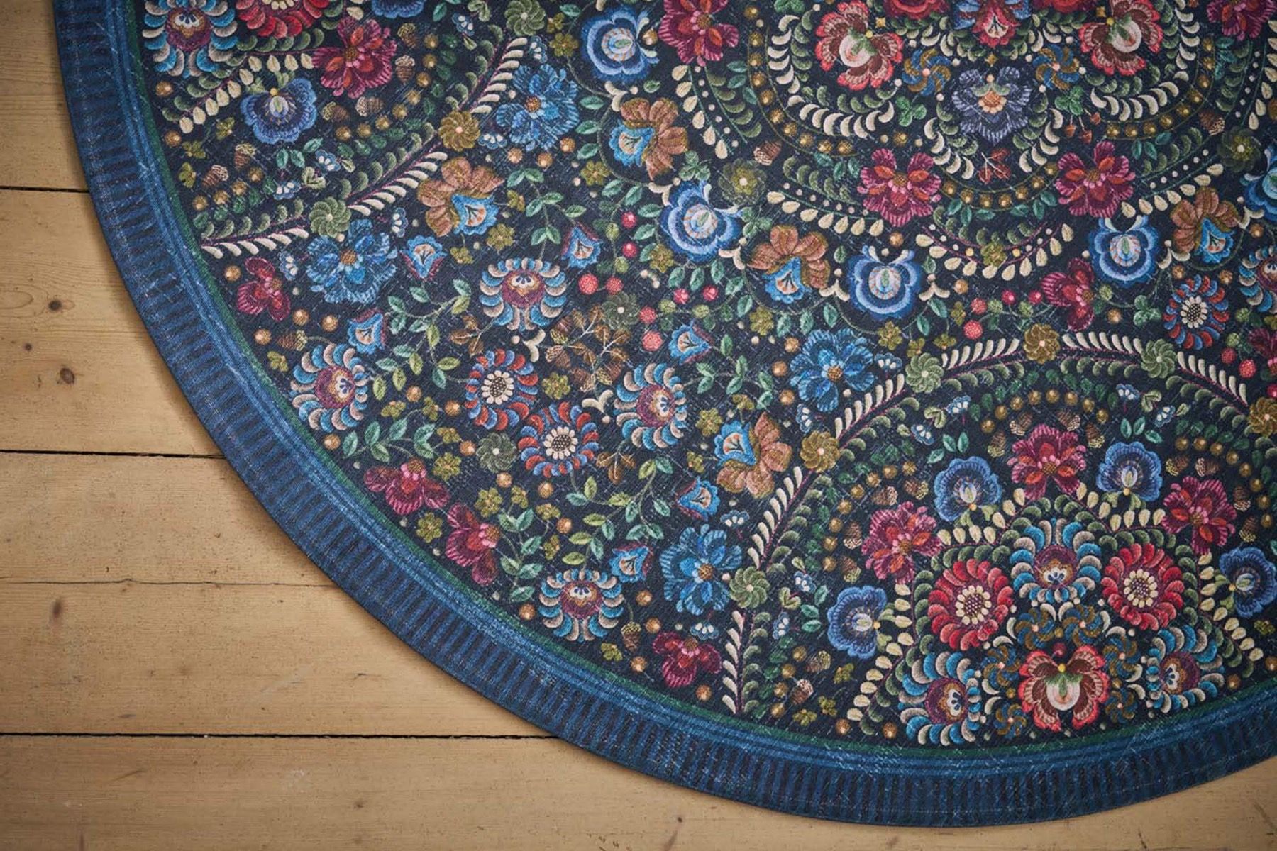 Round Carpet Il Ricamo by Pip Dark Blue