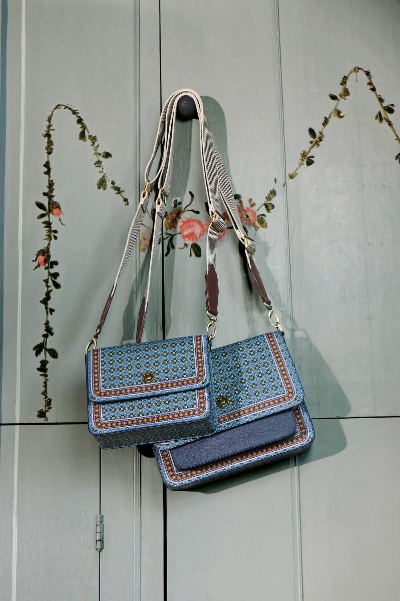 Cross Body Clover Blue