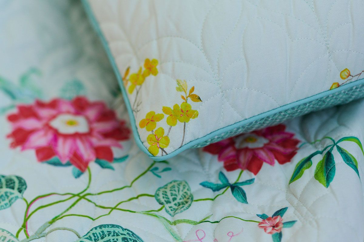 Quadratisches Zierkissen Quilted Fleur Grandeur Weiss